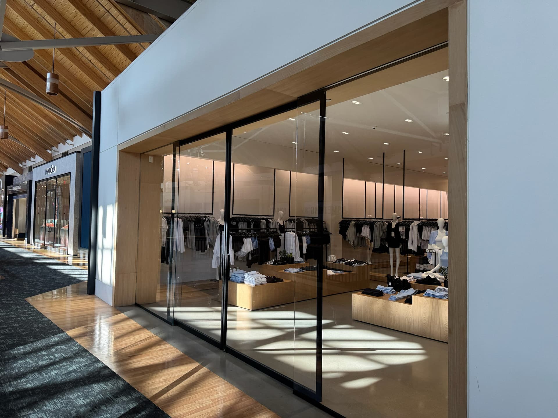 Sparkling Retail Displays Shine Brightly image